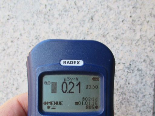 Quatra Radex RD1212, Strahlungsmessgerät, Granitplatten grau mit circa 0,20 µSv pro Stunde