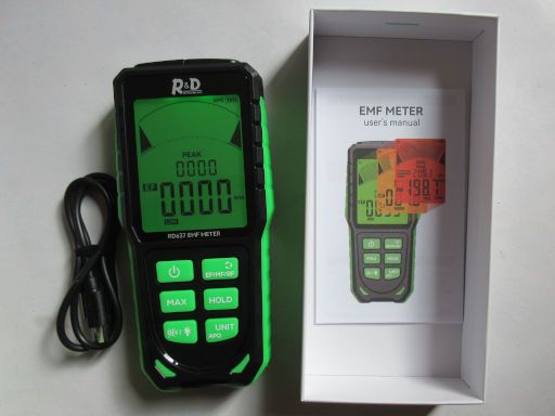 R&D Instruments RD 637, EMF Messger&auml;t, Lieferumfang mit Ger&auml;t, USB Kabel und Bedienungsanleitung