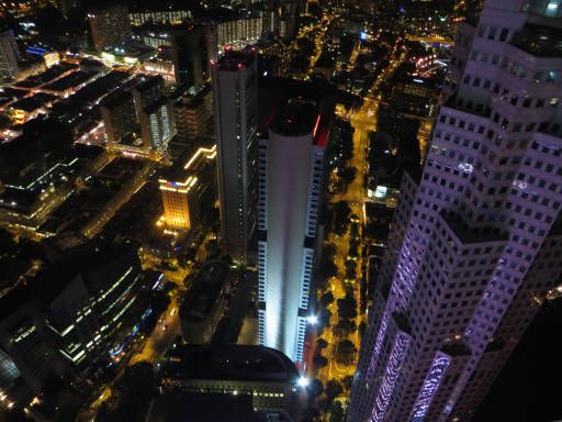 1–Altitude°, Singapore, Viewing Gallery Ausblick direkt zum Boden