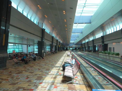 Internationaler Flughafen, Changi, SIN, Singapore, Terminal 1 mit Fahrsteigen