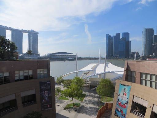 Singapore, Esplanade, Ausblick auf das Freilufttheater und Marina Bay