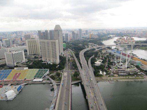 Singapore, Singapore, Marina Bay Sands® SkyPark®, Blick auf Singapore Flyer