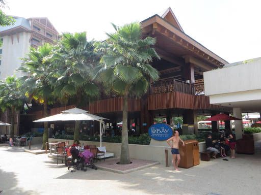 Resorts World™ Adventure Cove Waterpark™, Singapore, The Bay Restaurant