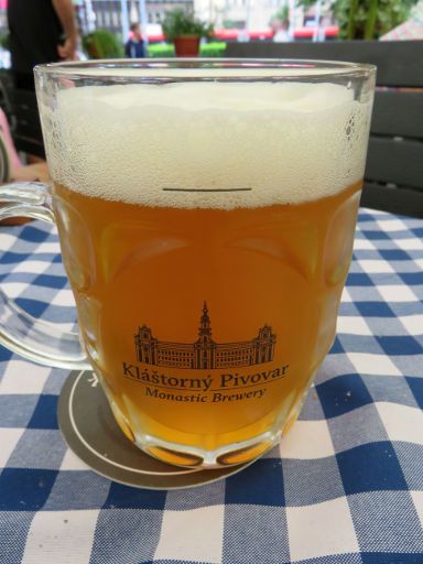 Bratislava Flagship Restaurant, Slowakei, hausgemachtes Bier 0,5 Liter 2,10 € im Juni 2018