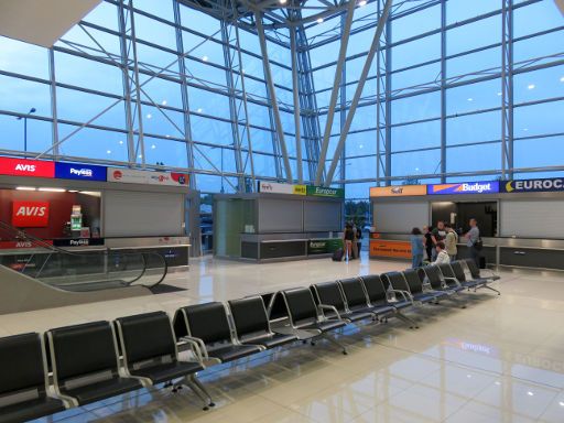 Flughafen Bratislava, BTS, Slowakei, Mietwagen Schalter Ankunftsbereich