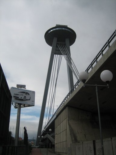 Nový Most, UFO, Aussichtsplattform, Bratislava, Slowakei, Ansicht unterhalb der Brücke