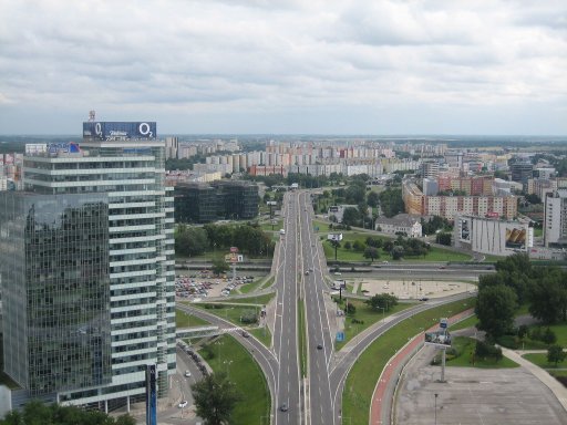 Nový Most, UFO, Aussichtsplattform, Bratislava, Slowakei, Blick auf das moderne Bratislava