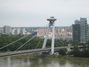 Nový Most, UFO, Aussichtsplattform, Bratislava, Slowakei, Ansicht von der Burg