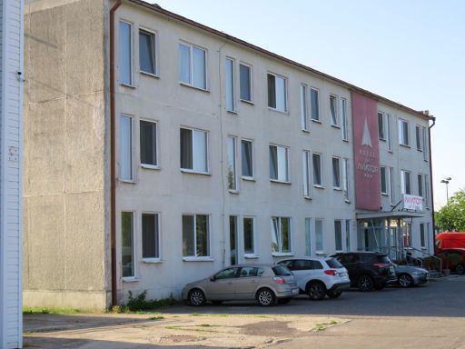 Hotel Aviator Garni Bratislava, Slowakei, Außenansicht vom kostenlosen Parkplatz