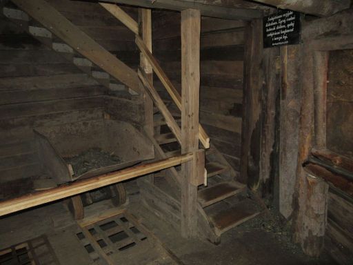 Quecksilberbergwerk Museum, Idrija, Slowenien, Holztreppen
