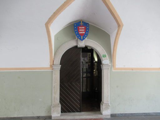 Kriegsmuseum, Idrija, Slowenien, Eingang Fußgängerzone, Trg Sv. Ahacija 4, 5280 Idrija