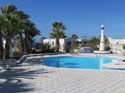 Apartamentos Panorama Puerto del Carmen, Lanzarote, Spanien, Schwimmbecken mit Liegen im Schatten und in der Sonne