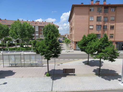 Duero Hotel, Laguna de Duero, Spanien, Zimmer 104 Ausblick auf die Bushaltestelle