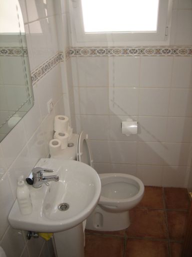 Hostal La Paloma II, Calpe, Spanien, Waschbecken und WC
