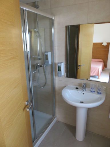 Hotel Amazonas, S’Arenal, Mallorca, Spanien, Bad mit Dusche und Waschbecken