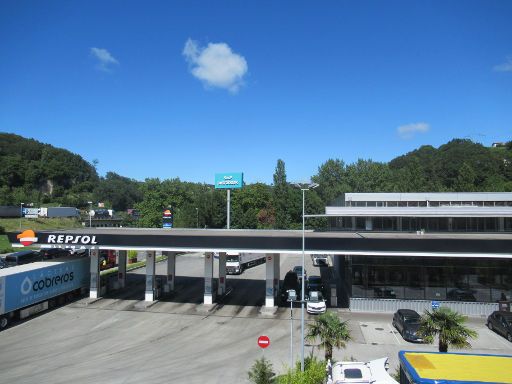 ETH Hotel Irún, Irún, Spanien, Zimmer 221 mit Blick auf die Repsol LKW Tankstelle