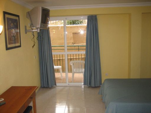 Hotel Maritimo, 2008, Ibiza Stadt, Figueretes, Ibiza, Spanien, Zimmer 101 mit Balkon