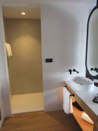 Hotel Mercure Lugo Centro, Lugo, Spanien, Dusche und Waschbecken