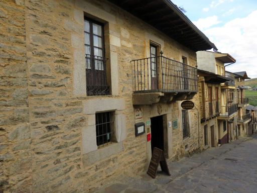 Posada Real la Carteria, Puebla de Sanabria, Spanien, Außenansicht Eingang in der Calle Rúa 16