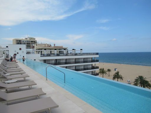 RH Bayren Hotel & Spa, Gandía, Spanien, UNIQ Dachterrasse mit Schwimmbecken