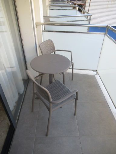 Hotel Tent, Torremolinos, Spanien, Balkon mit zwei St&uuml;hlen und Tisch