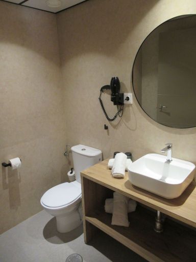 Hotel Tent, Torremolinos, Spanien, Bad mit Waschtisch und WC