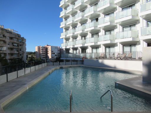 Hotel Tent, Torremolinos, Spanien, Schwimmbecken mit Liegen