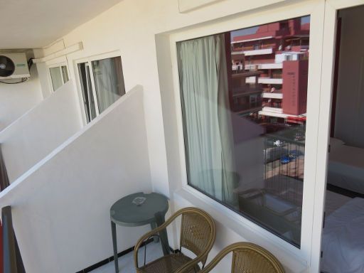 Hotel Xapala S’Arenal, Mallorca, Spanien, Balkon mit zwei Stühlen und Tisch