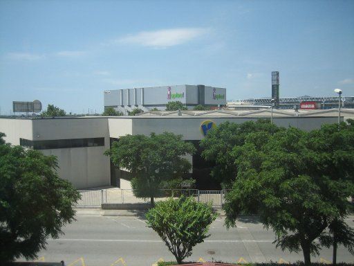 ibis Barcelona Cornellà, Spanien, Blick aus Zimmer 301 auf das Shopping Center splau!