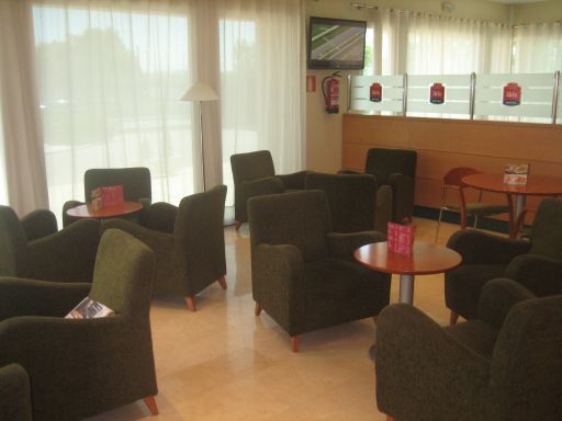 Ibis Madrid Alcalá de Henares la Garena, Spanien, Lobby mit vielen Sitzgelegenheiten