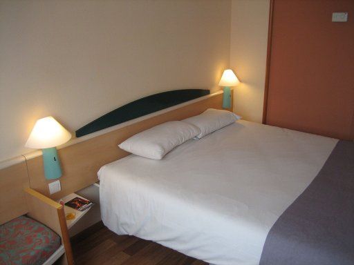 Ibis Sevilla, Spanien, Zimmer 19 mit Doppelbett