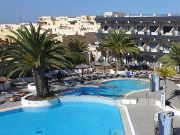 Kn Hotel Matas Blancas, Costa Calma, Fuerteventura, Spanien, Schwimmbecken mit Liegen im Schatten und in der Sonne