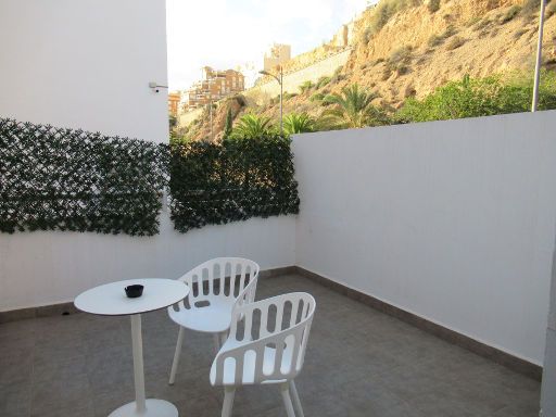 Moon Hotel & Spa, Aguadulce, Spanien, Balkon mit Tisch und zwei Stühlen