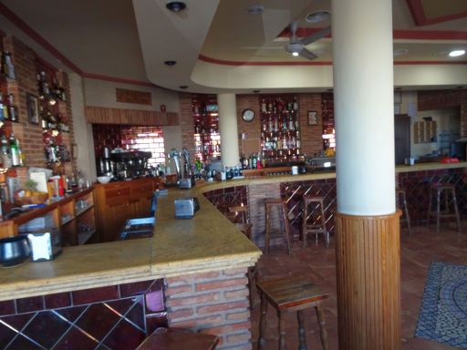 Hostal Parador de los Llanos, Torreorgaz, Spanien, Gastraum mit Tresen