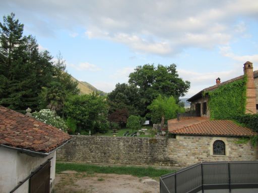 Pension Restaurant Casa Paulino, Los Corrales de Buelna, Spanien, Zimmer 101 mit Ausblick auf ein Wohngeb&auml;ude