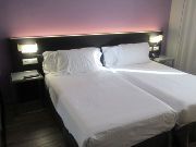 Sercotel Córdoba Medina Azahara, Córdoba, Spanien, Zimmer 602 mit zwei Einzelbetten