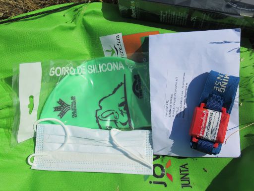 IV Travesía Solidaria Castillo de Luna 2021, Alburquerque, Spanien, Starterpaket mit Badekappe, Chip Zeitmessung und Mund Nase Bedeckung