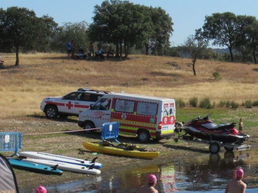 IV Travesía Solidaria Castillo de Luna 2021, Alburquerque, Spanien, Rotes Kreuz, Jetski und Kanus