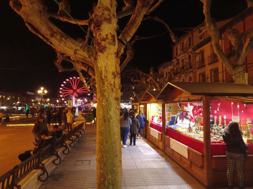 Alcalá ciudad de la Navidad 2019, Alcalá de Henares, Spanien, Buden auf dem Plaza de Cervantes