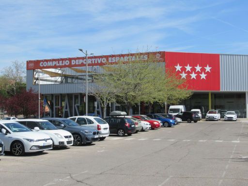 Complejo Deportivo Espartales, Piscina Schwimmbad, Alcal&aacute; de Henares, Spanien, kostenloser Parkplatz