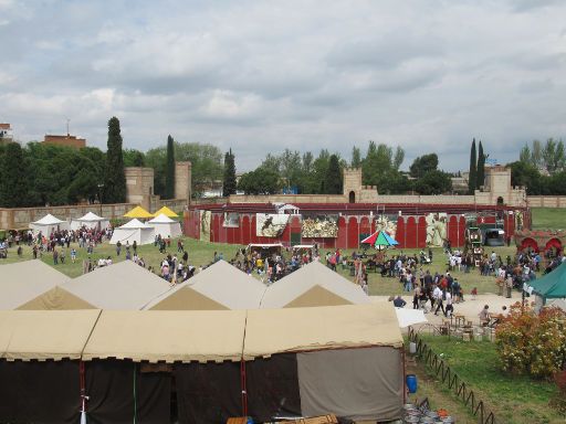 Complutum renacida 2022, Alcalá de Henares, Spanien, Platz Huerta del obispo in 28802 Alcalá de Henares