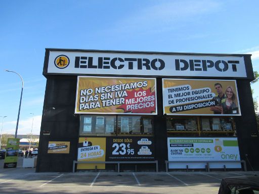 ELECTRO DEPOT, Alcalá de Henares, Spanien, ELECTRO DEPOT Filiale Calle Hontanares 4, 28805 Alcalá de Henares im Oktober 2021