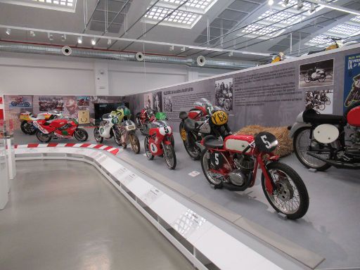 Gran Exposición Motos Made in Spain 2022, Alcalá de Henares, Spanien, Ausstellung Motorradrennen