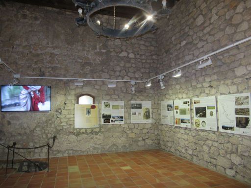 Burg, Alcalá del Júcar, Spanien, Ausstellung Geschichte und Wiederaufbau