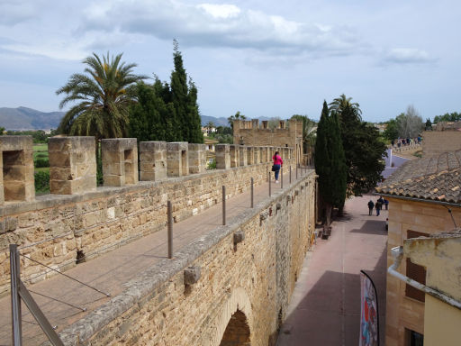 Alcúdia, Mallorca, Spanien, teilweise begehbare Stadtmauer