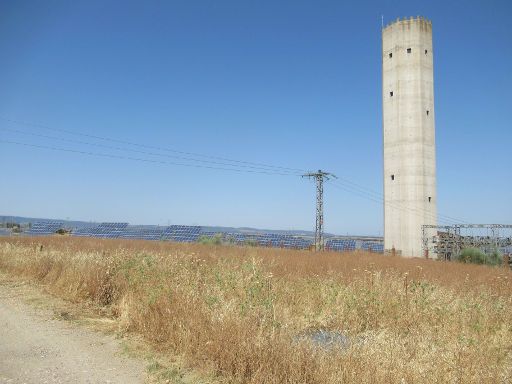 Kernkraftwerk, Almaraz, Spanien, Photovoltaikanlage entlang der Autobahn bei Almaraz