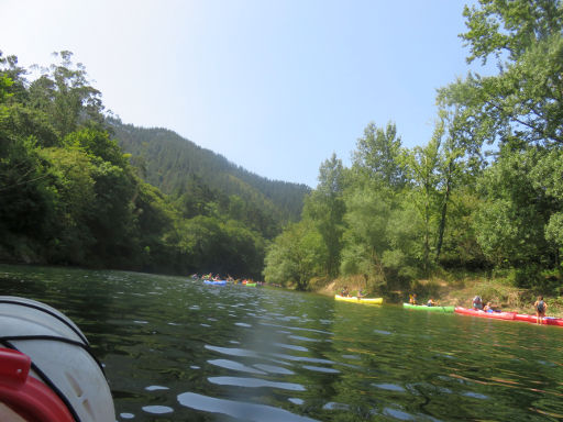 Frontera Verde Aventura, Kanufahrt, Arriondas, Spanien, Frontera Verde Aventura, Landschaft um den Río Sella