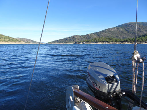 El Burguillo a toda vela, Segelbootausflug, Arroyo la Parra, Spanien, Ruder und Motor