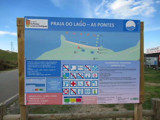 Travesía Costa As Pontes 2022, Spanien, Praia do Lago As Pontes mit blauer Flagge