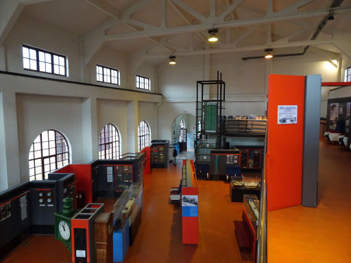 Eisenbahn Museum, Azpeitia, Spanien,  Halle mit Technik und Strecken